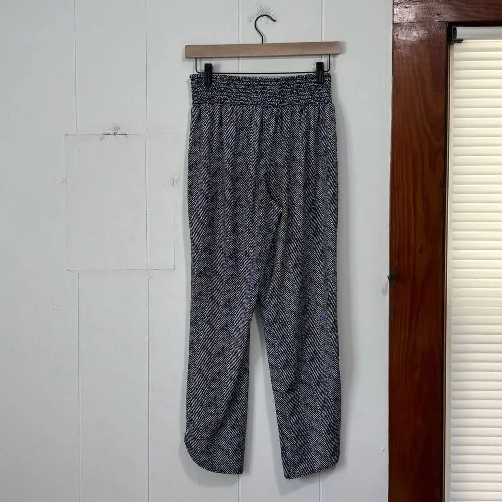 AGB Navy Chevron‎ Pull On Pants Size Small